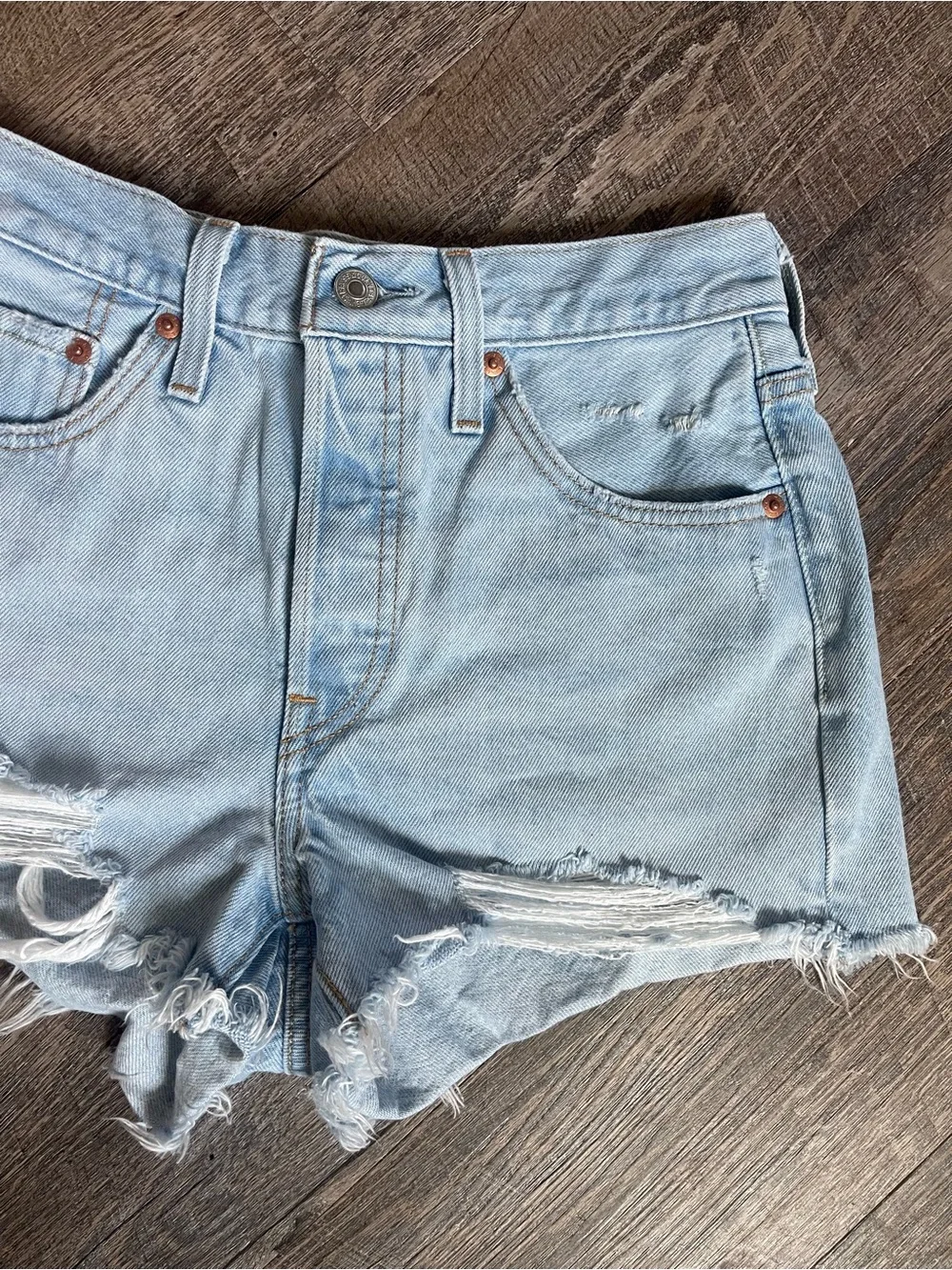 Levi’s 501 cutoff shorty shorts light wash denim